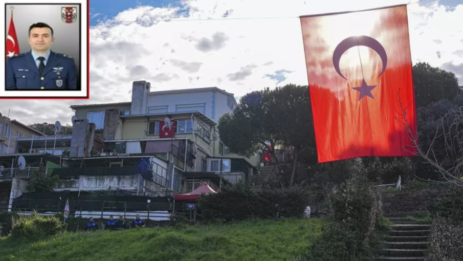 İzmir'e şehit ateşi düştü: Baba ocağına Türk bayrakları asıldı